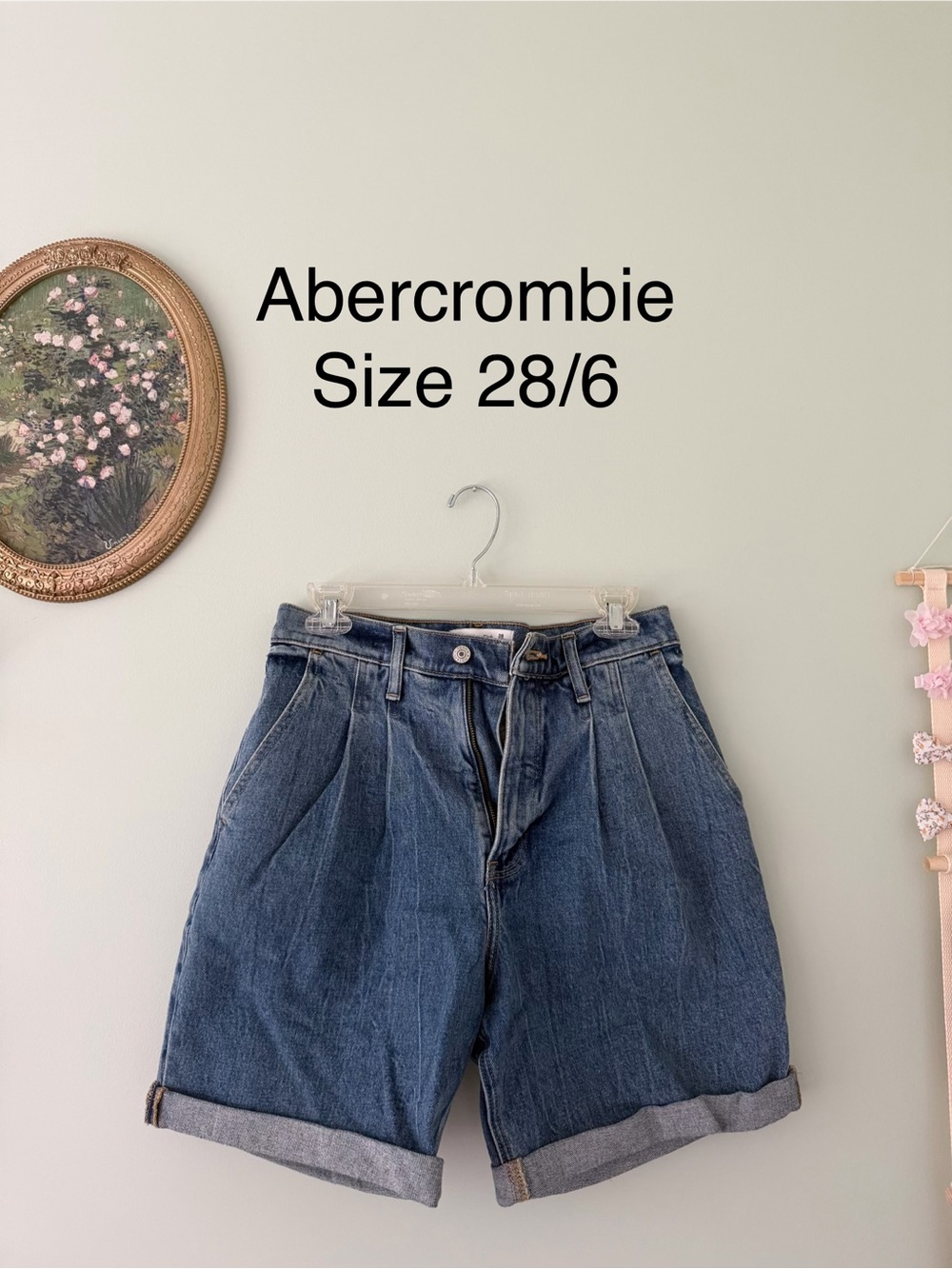 Abercrombie pleated shorts